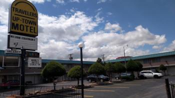 Traveler's Uptown Motel